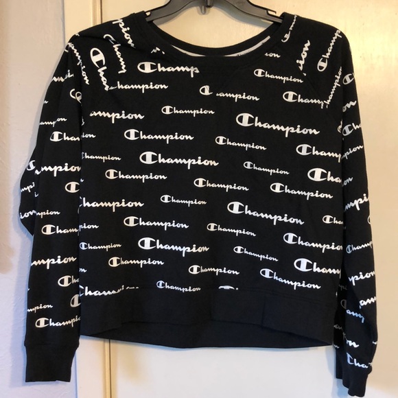NWOT! CHAMPION Cropped Sweatshirt - Picture 1 of 4